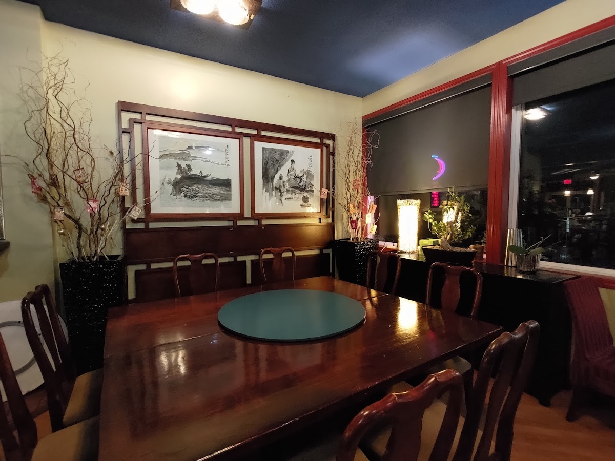Maple Palace Chinese Restaurant - Photo 1