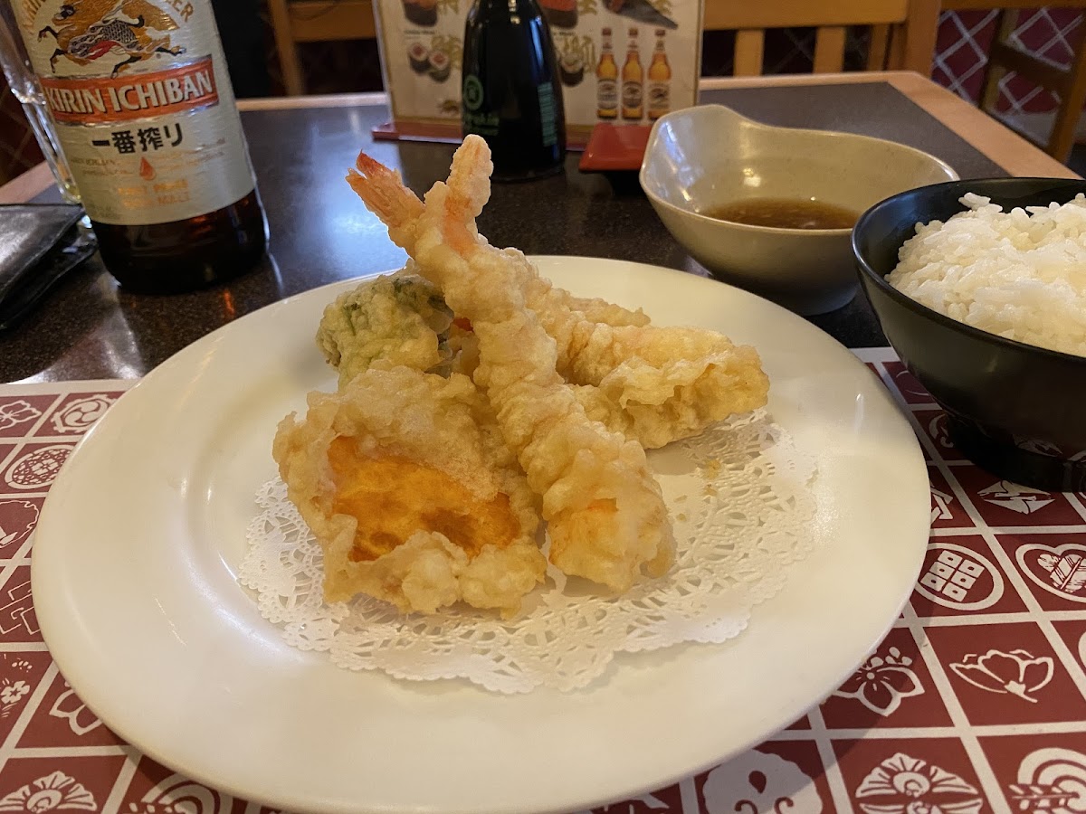 Sakana Japanese Restaurant - Photo 3