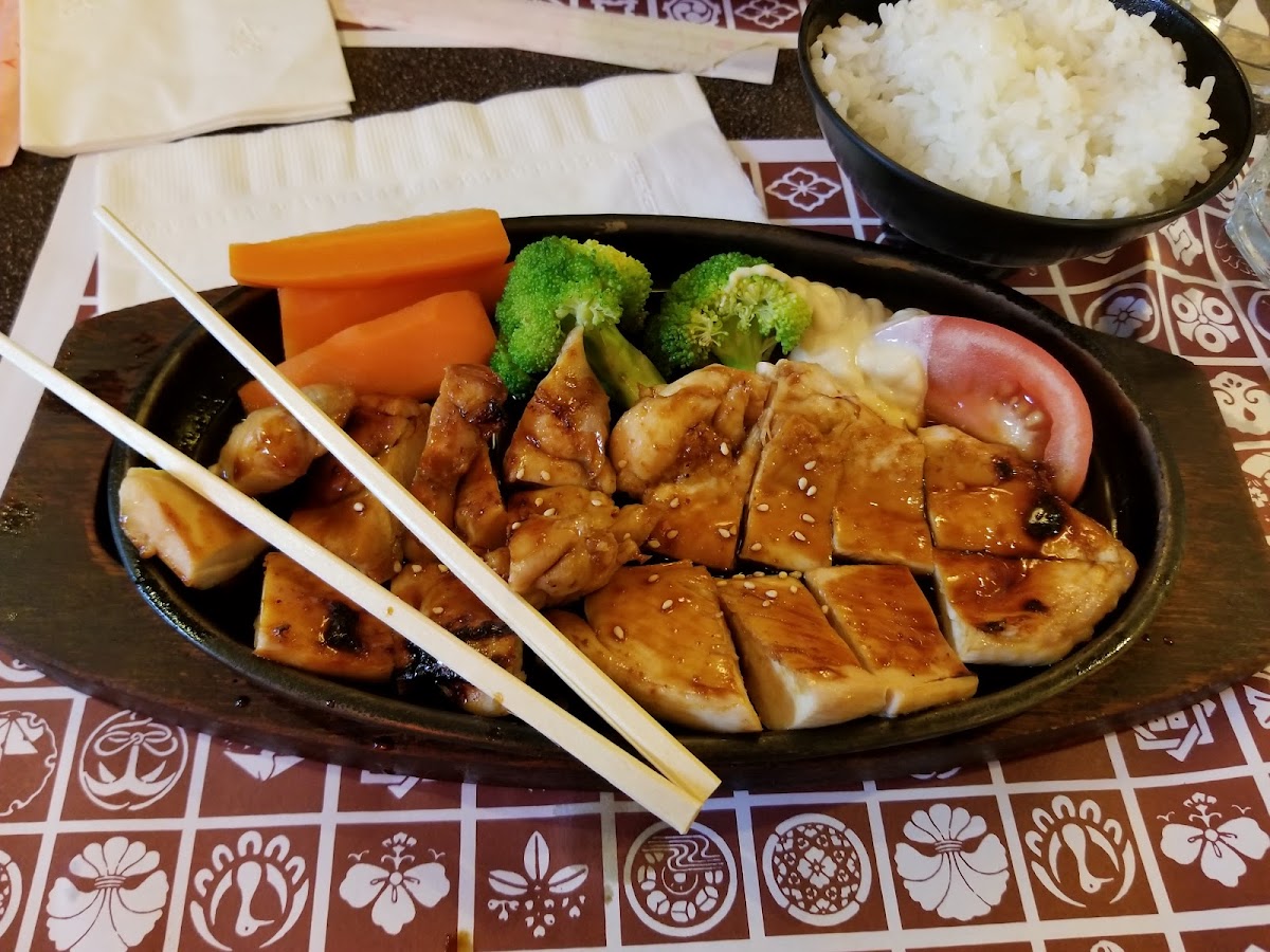 Sakana Japanese Restaurant - Photo 5