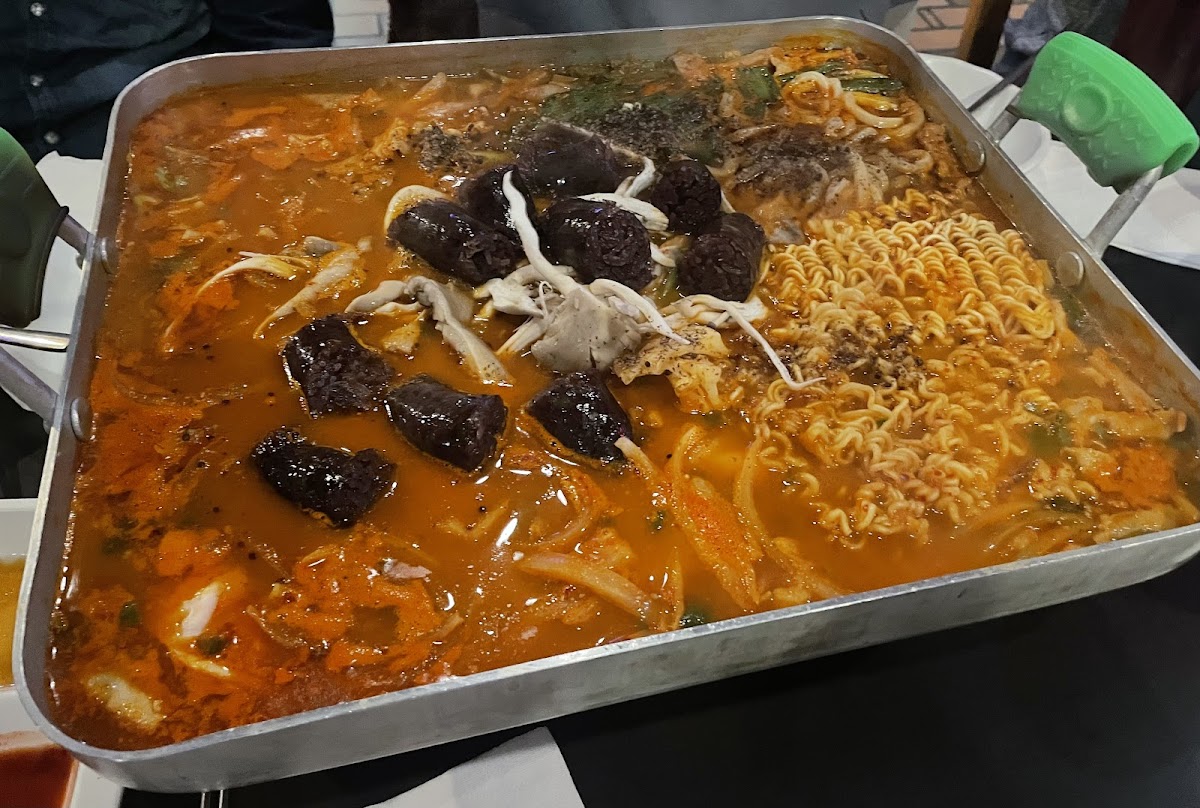 Busan Daeji Gukbap Korean Restaurant - Photo 2
