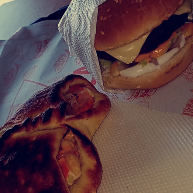 Zingy Parcel Cheese Burger