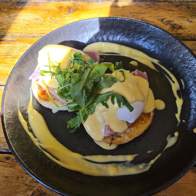 Eggs Benedict