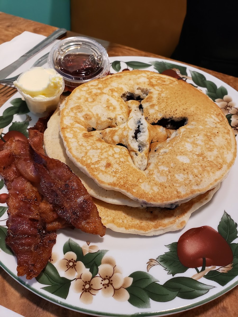 Wings Cafe - Photo 5