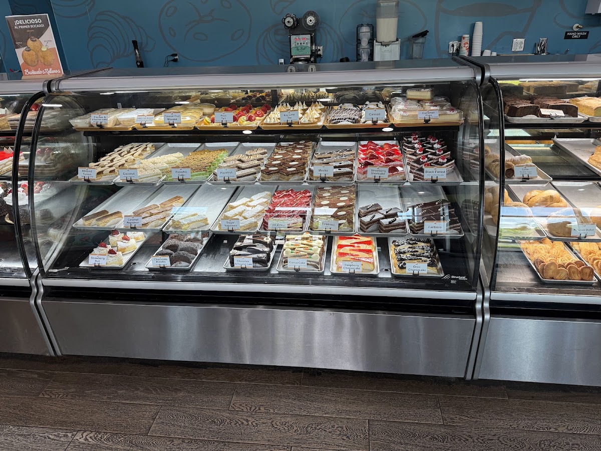 Fortuna Bakery & Cafe - Hunters Creek - Photo 5