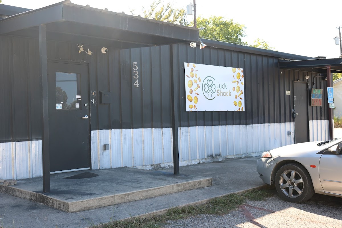 Luck Shack - Photo 4