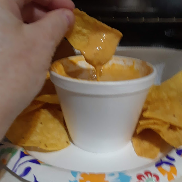 Large Cheese Dip & Chips