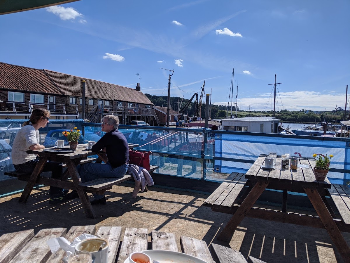 Ferry Quay Cafe - Photo 3