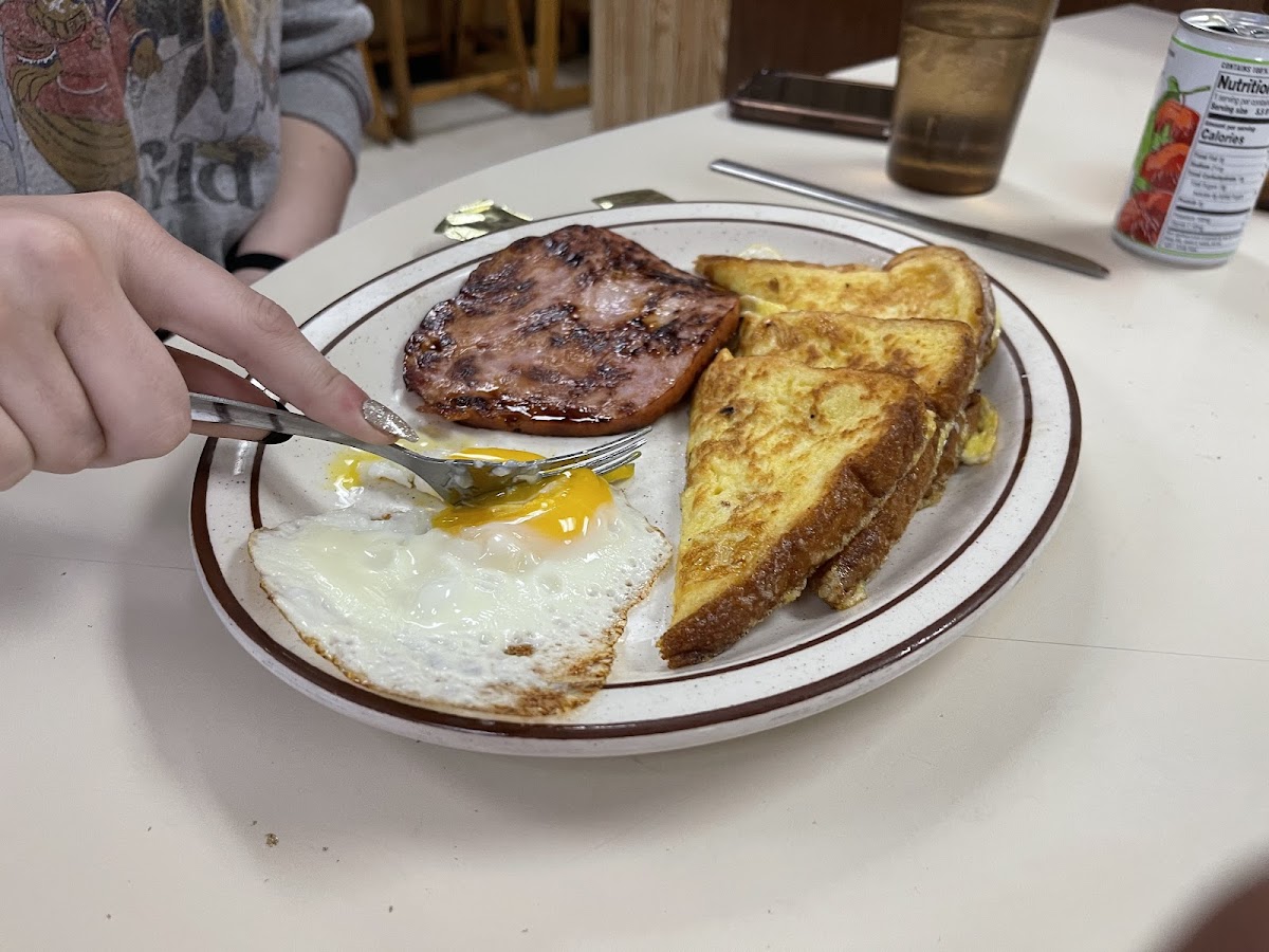 Sandy's Café of Benson - Photo 5