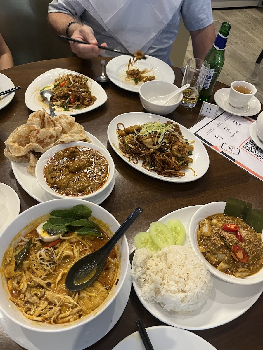 Golden Mayfair Malaysian Restaurant - Photo 2
