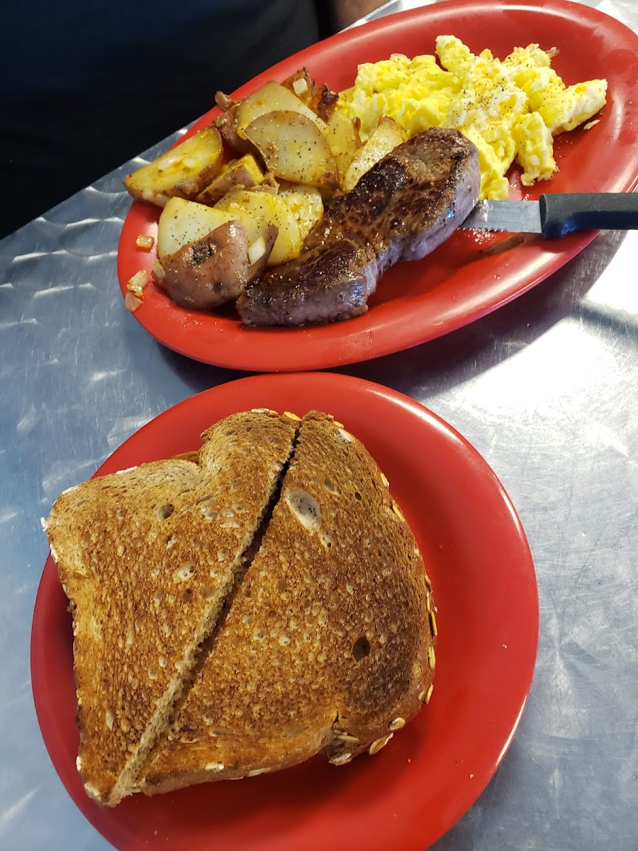 A.M. Cafe - Photo 6