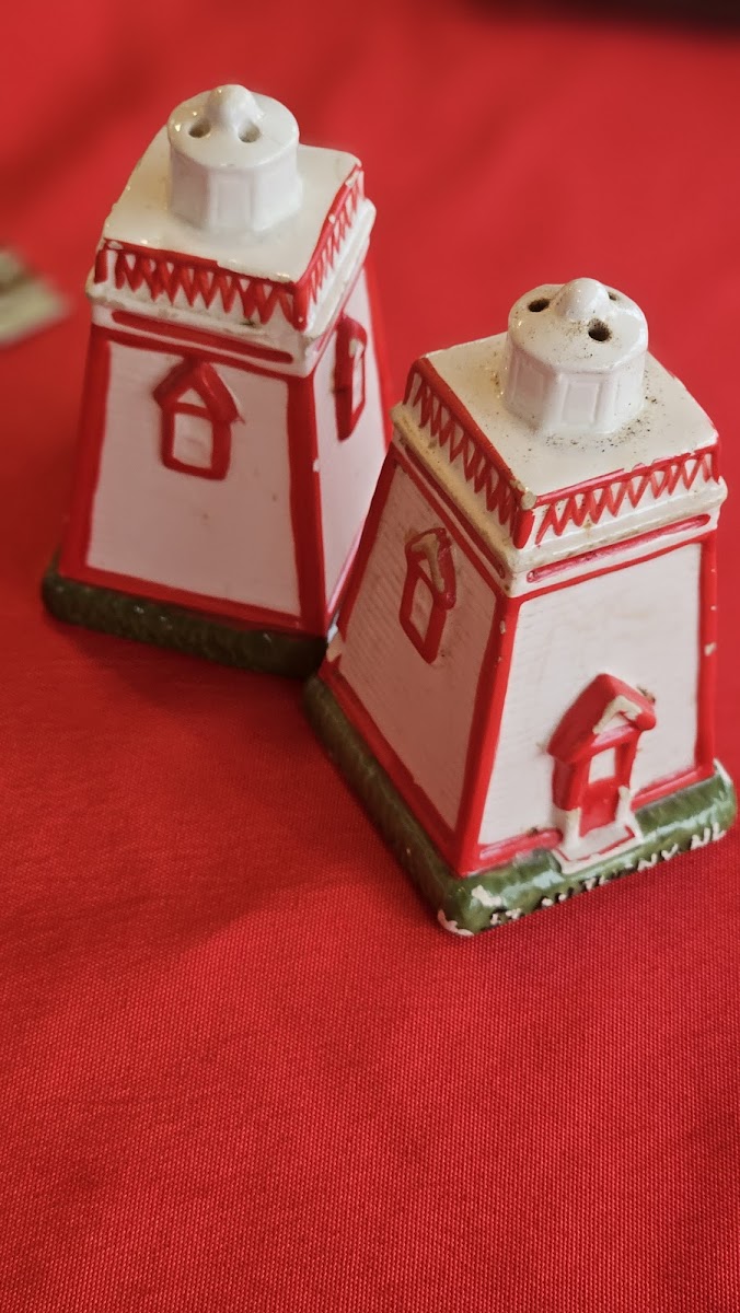Lightkeepers Cafe - Photo 3