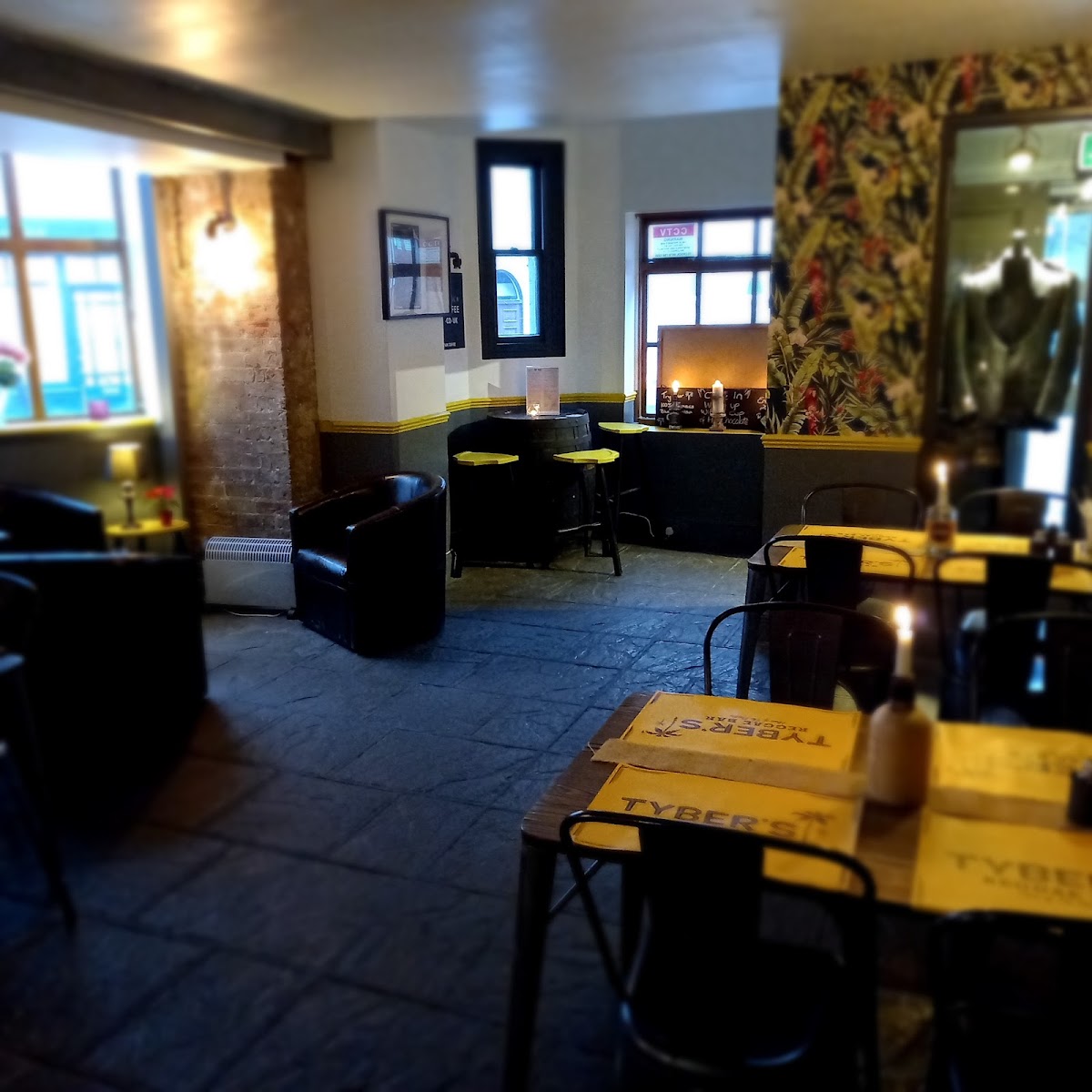 Tyber's Bar - Photo 4