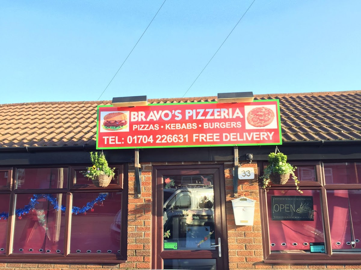 Bravo's Pizzeria - Photo 2