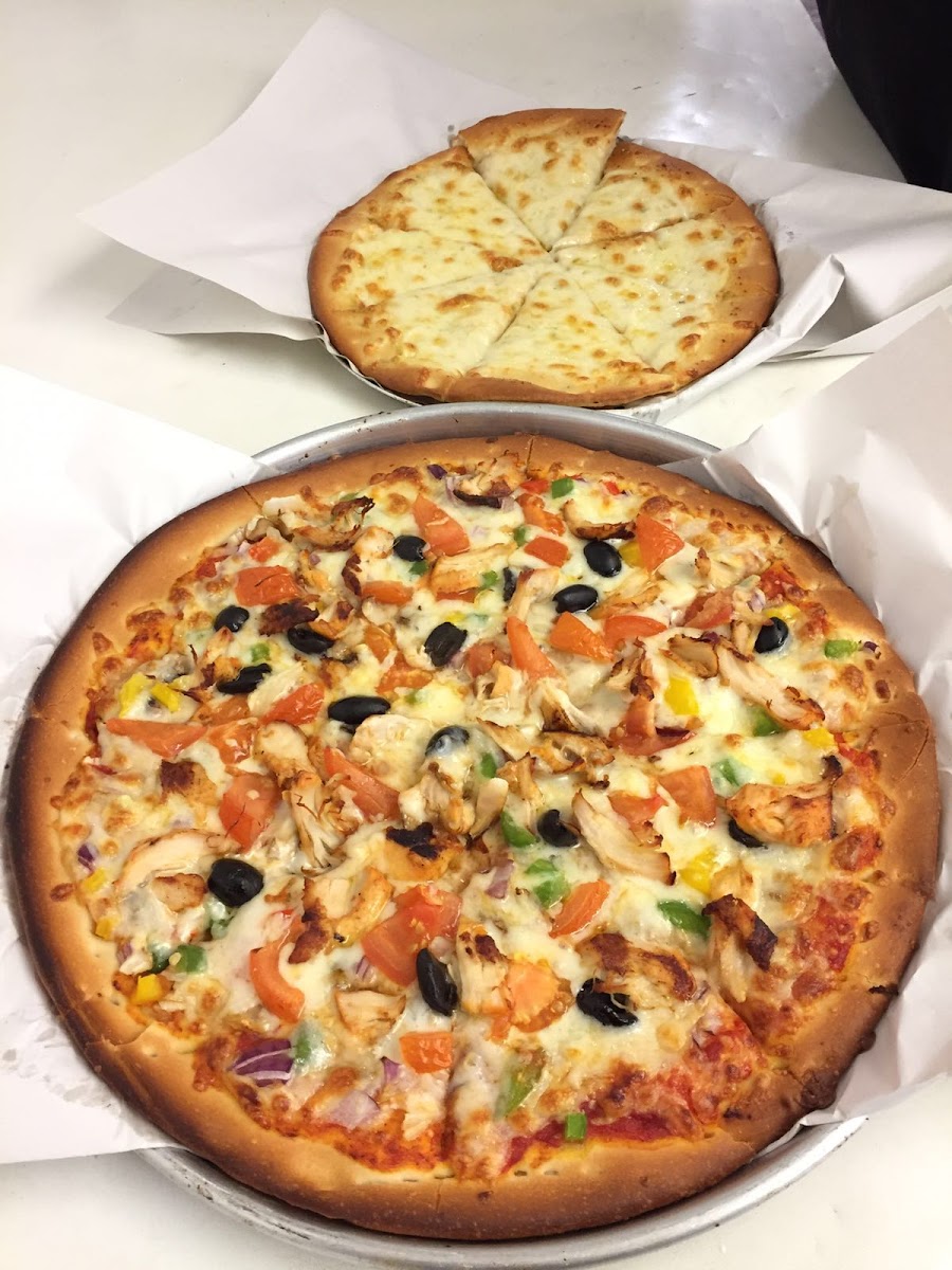 Bravo's Pizzeria - Photo 8