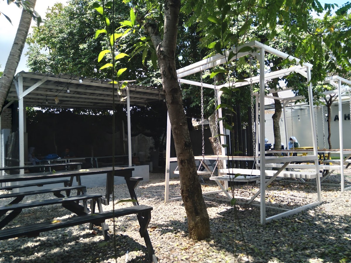 Dahari Resto Cafe - Photo 5