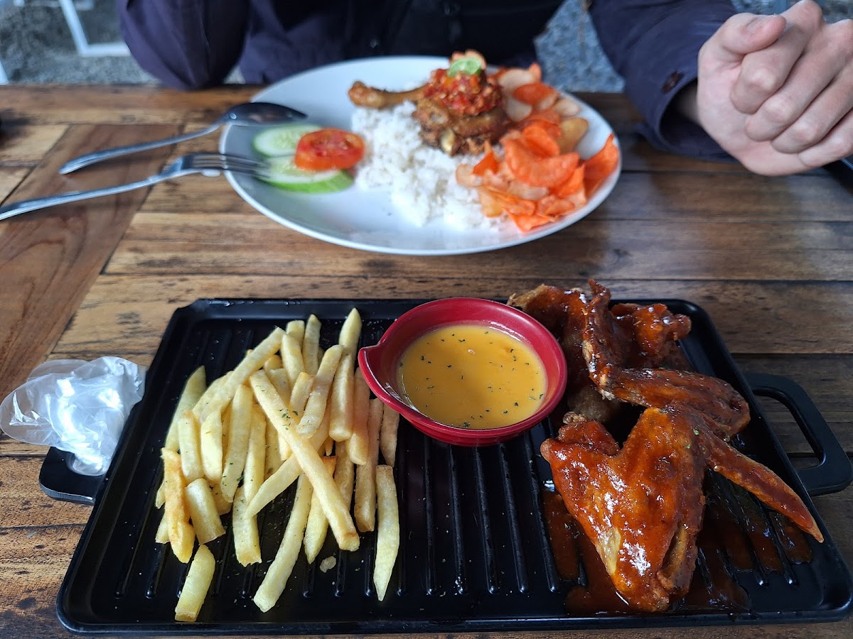 Dahari Resto Cafe - Photo 8