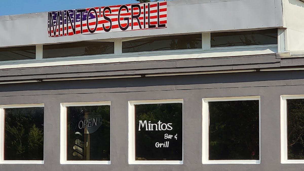 Mintos Bar and Grill
