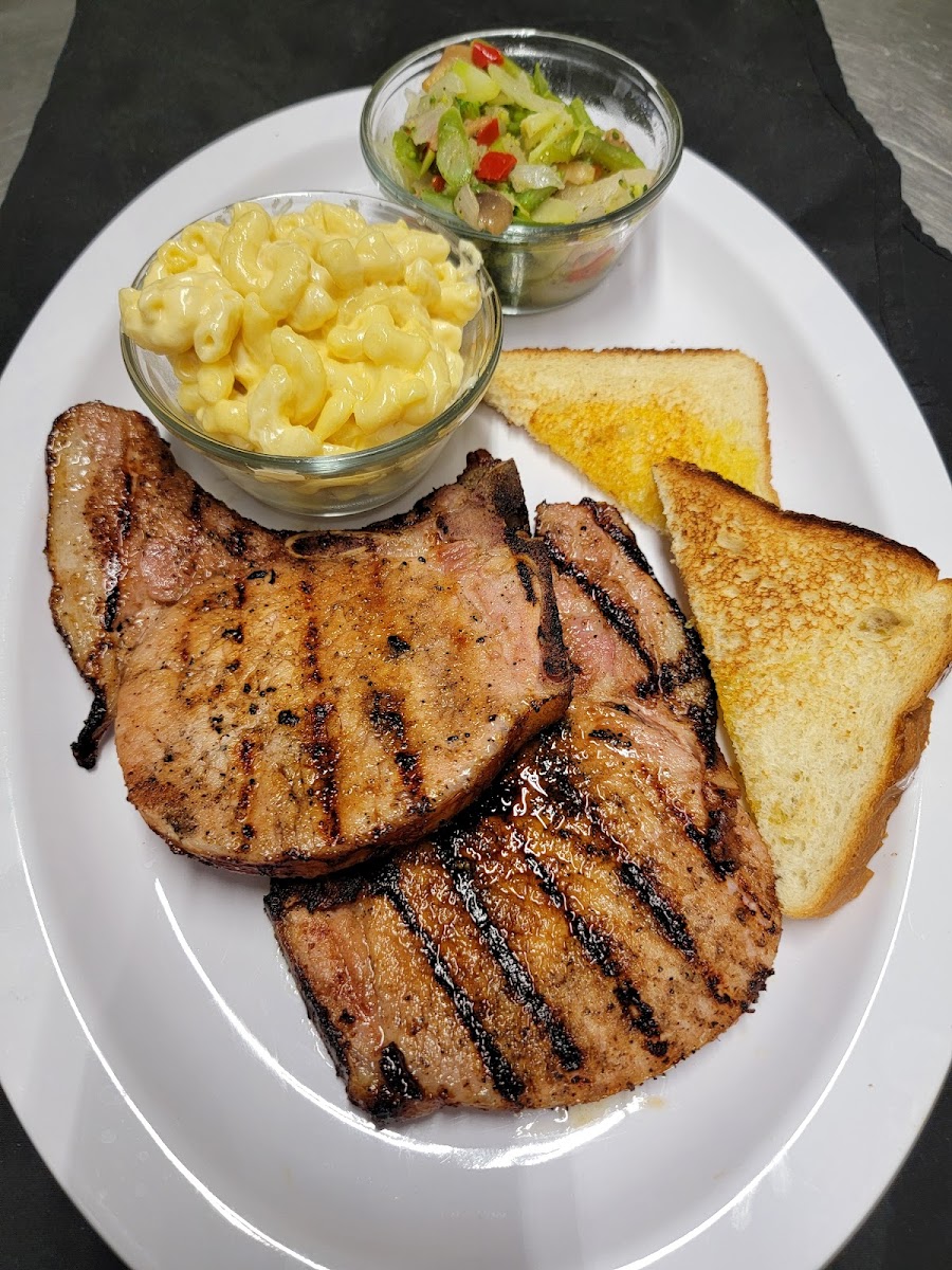 Mintos Bar and Grill - Photo 1