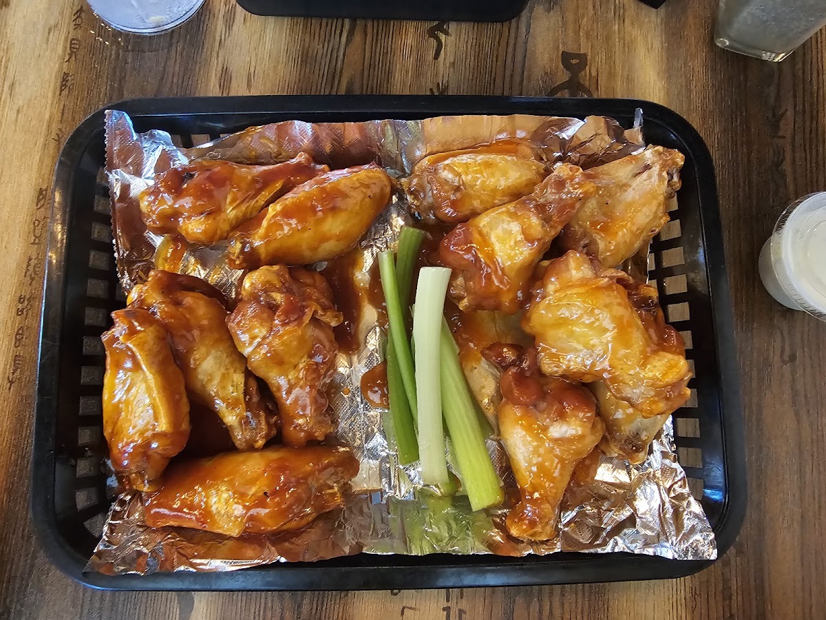 Mintos Bar and Grill - Photo 5