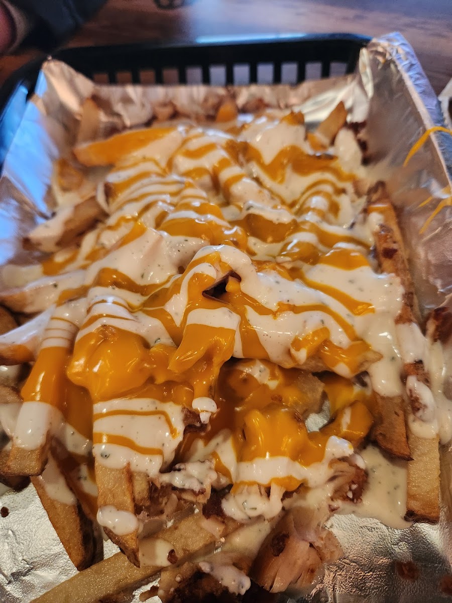 Mintos Bar and Grill - Photo 8