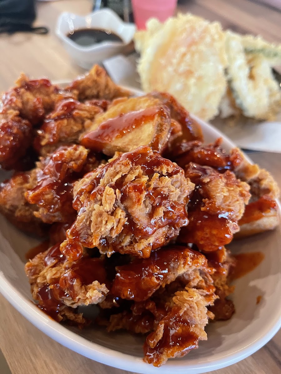 Cocos chicken and sushi - Photo 3