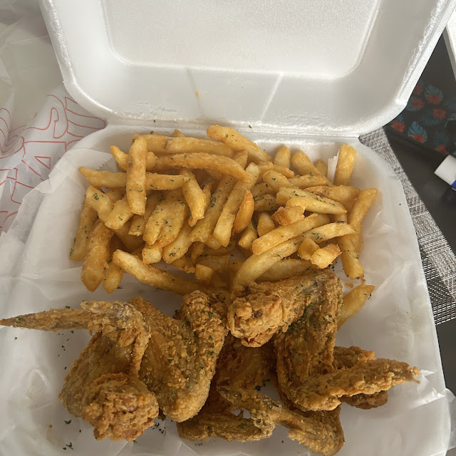 Chicken Wings with Fries