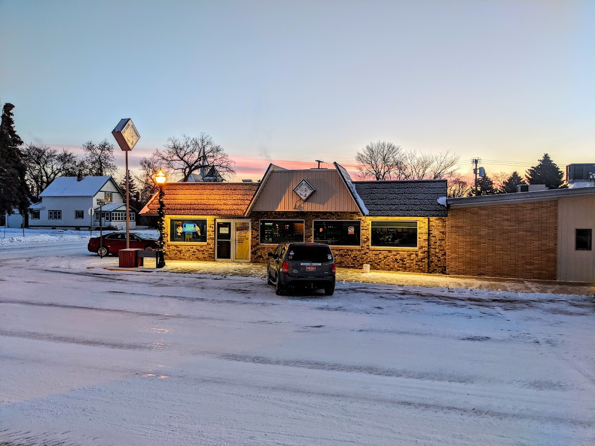 Four Seasons Restaurant & Ice Cream Parlor - Photo 4