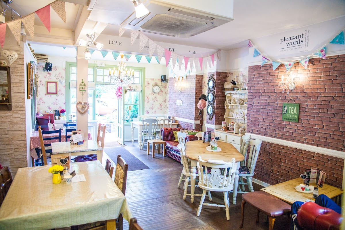 Honeybee House Tearoom - Photo 2