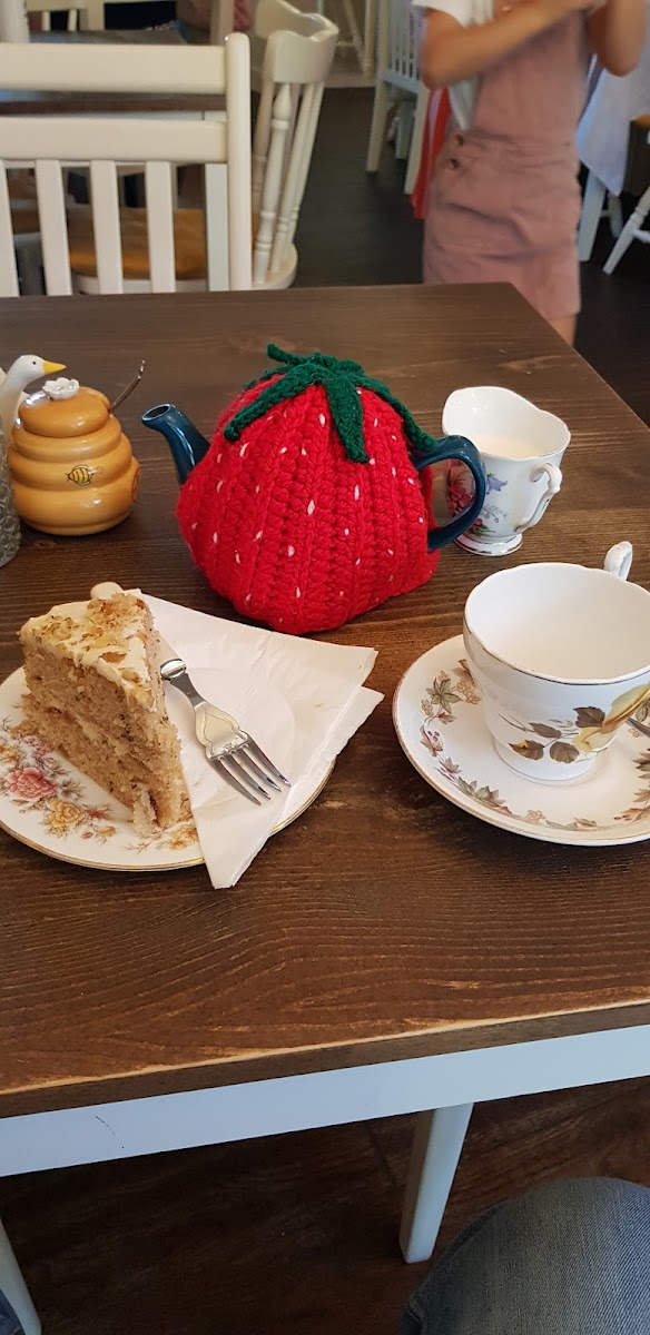Honeybee House Tearoom - Photo 3
