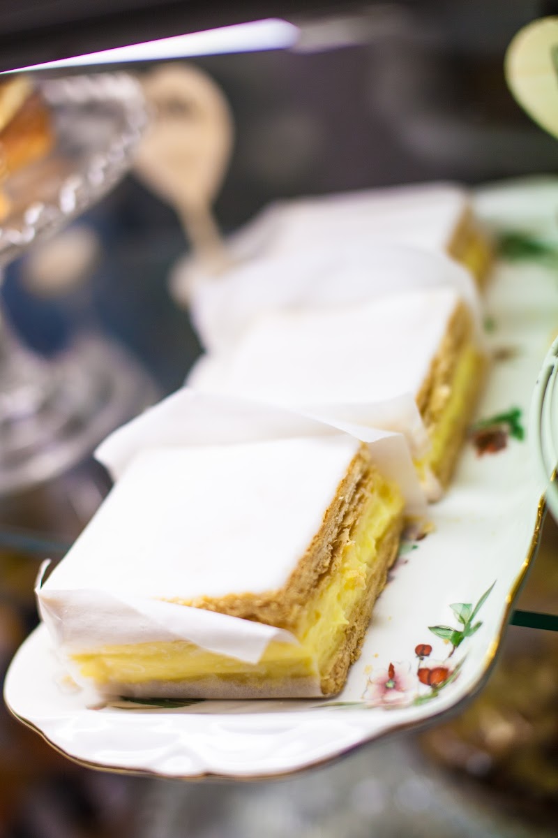 Honeybee House Tearoom - Photo 5
