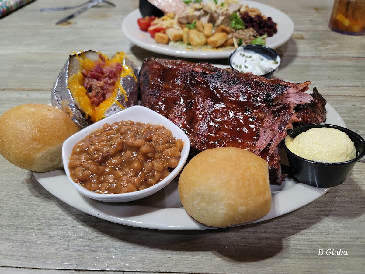 The Woodshed Restaurant - Photo 4