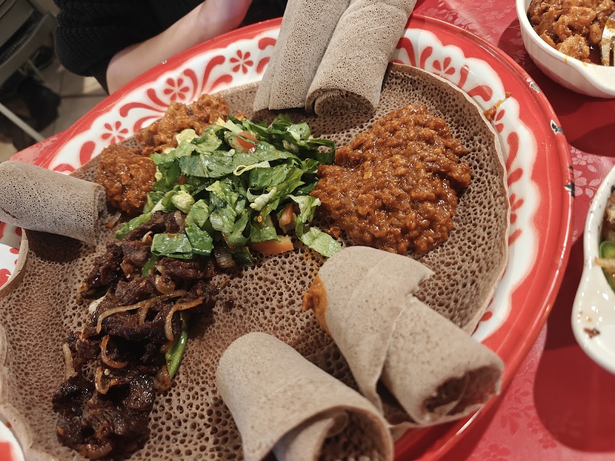 Gebeta Ethiopian Bar and restaurant - Photo 2