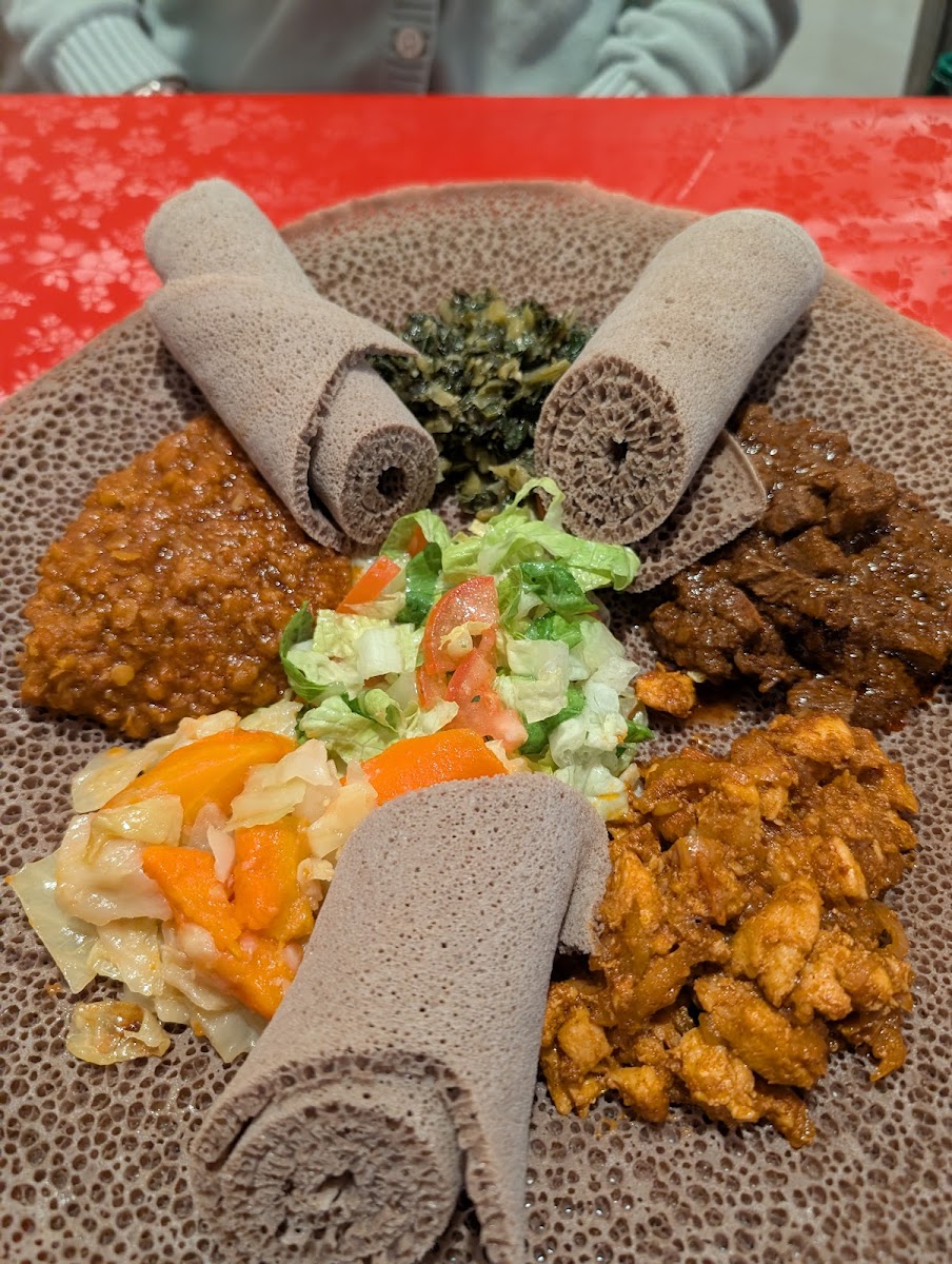 Gebeta Ethiopian Bar and restaurant - Photo 3