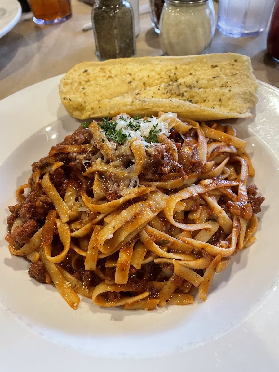 Bocelli's Italian Eatery - Photo 2