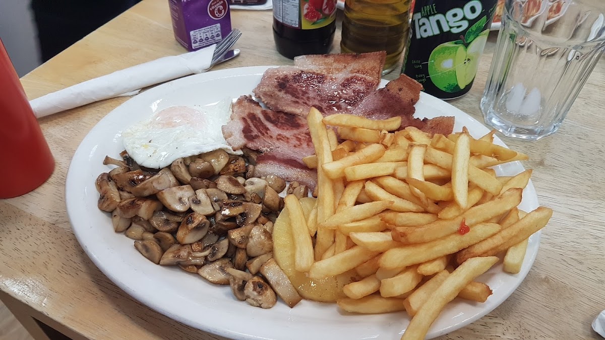 HR's Café House - Photo 1