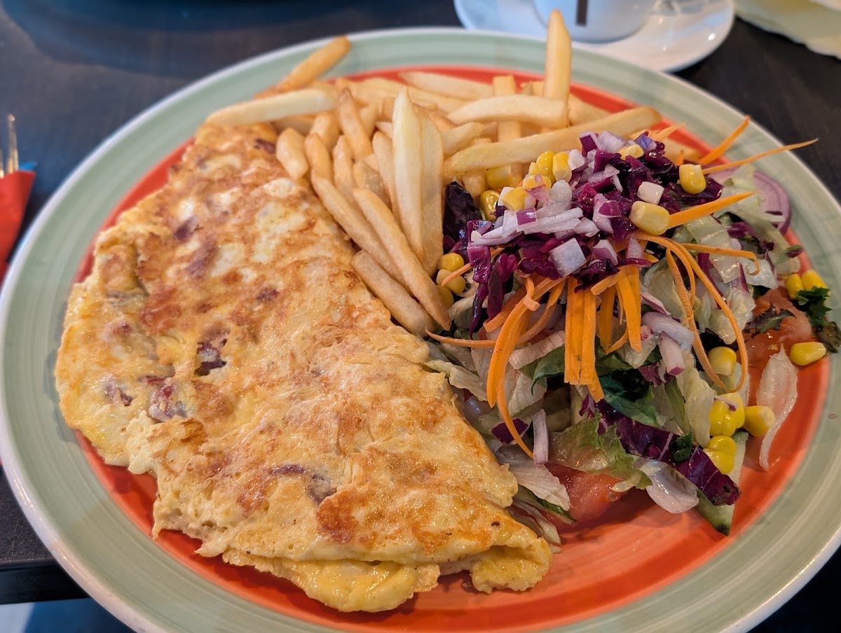 HR's Café House - Photo 4