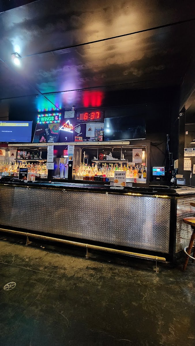 Biloxy's Wings n' Things