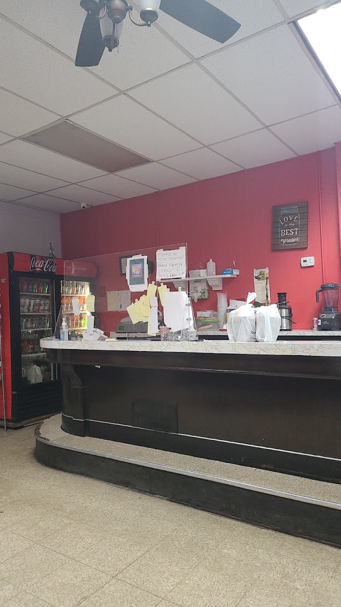EL SALVADOREÑO CAFE RESTAURANT LLC - Photo 4