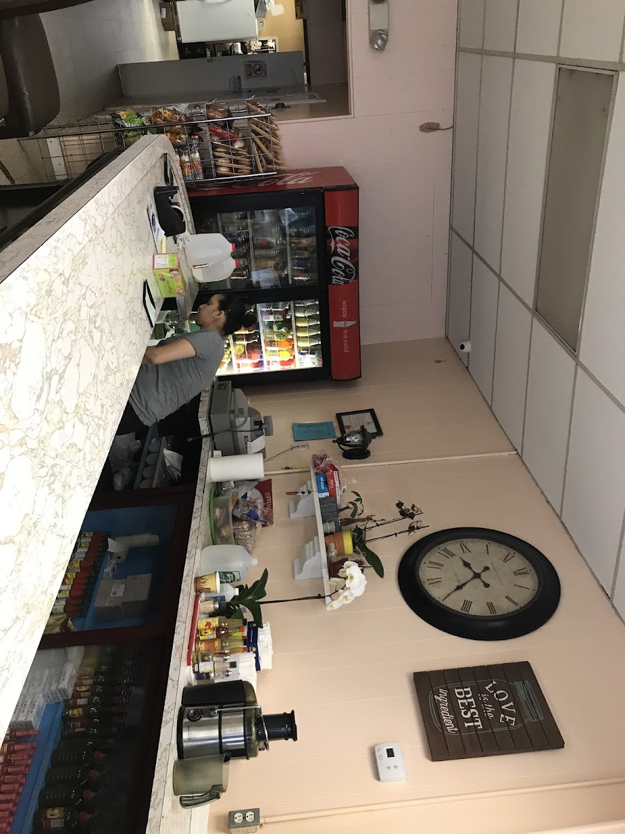 EL SALVADOREÑO CAFE RESTAURANT LLC - Photo 5