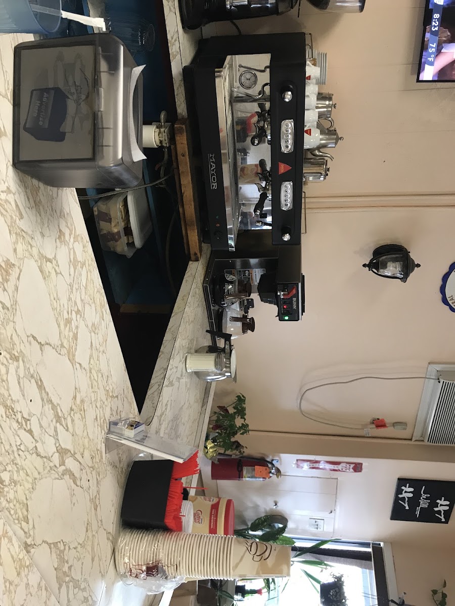 EL SALVADOREÑO CAFE RESTAURANT LLC - Photo 6
