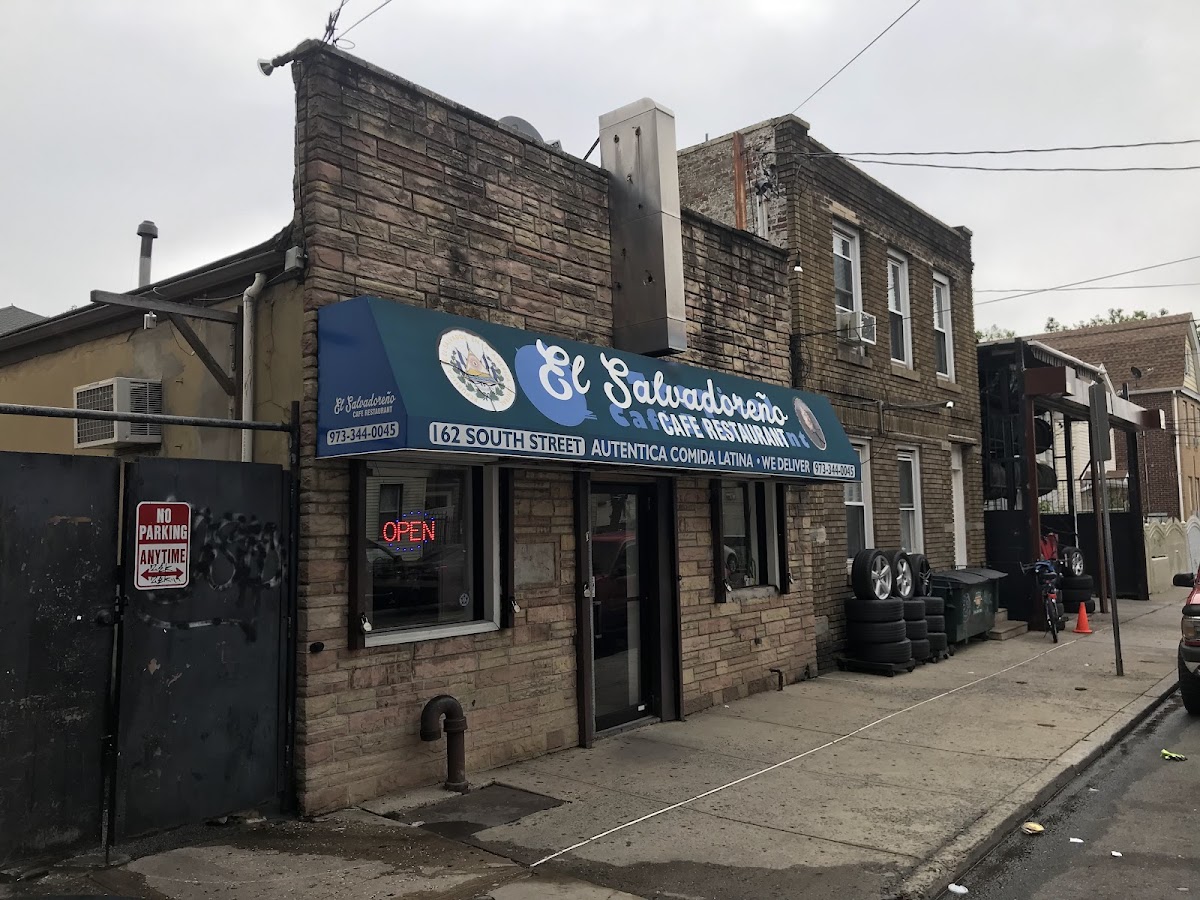 EL SALVADOREÑO CAFE RESTAURANT LLC - Photo 7