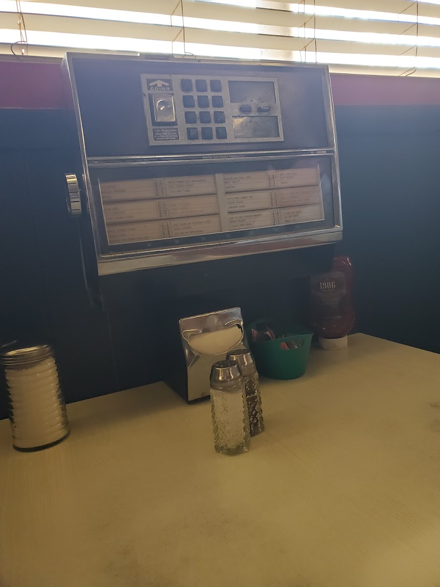Nu-Griddle Cafe - Photo 2
