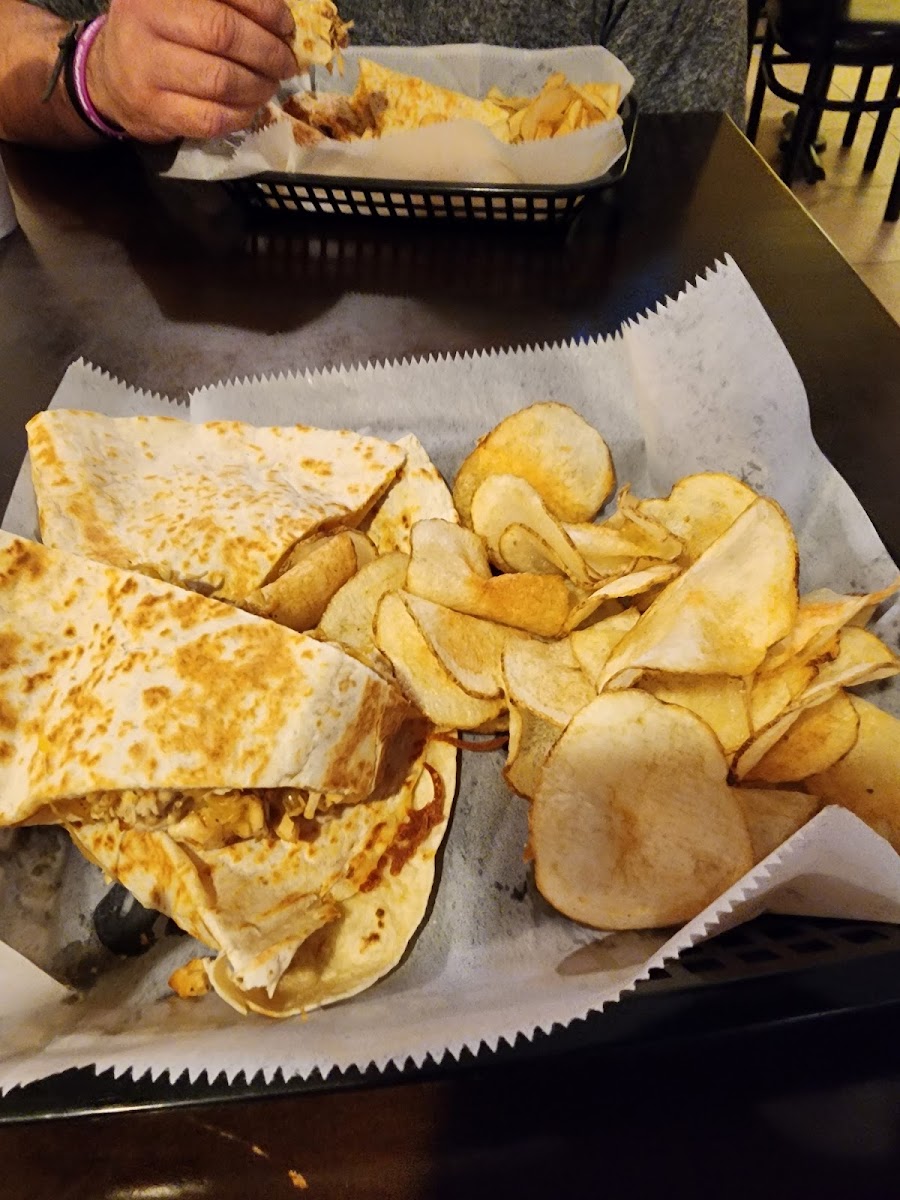 Blaney's Wings & Grill - Photo 2