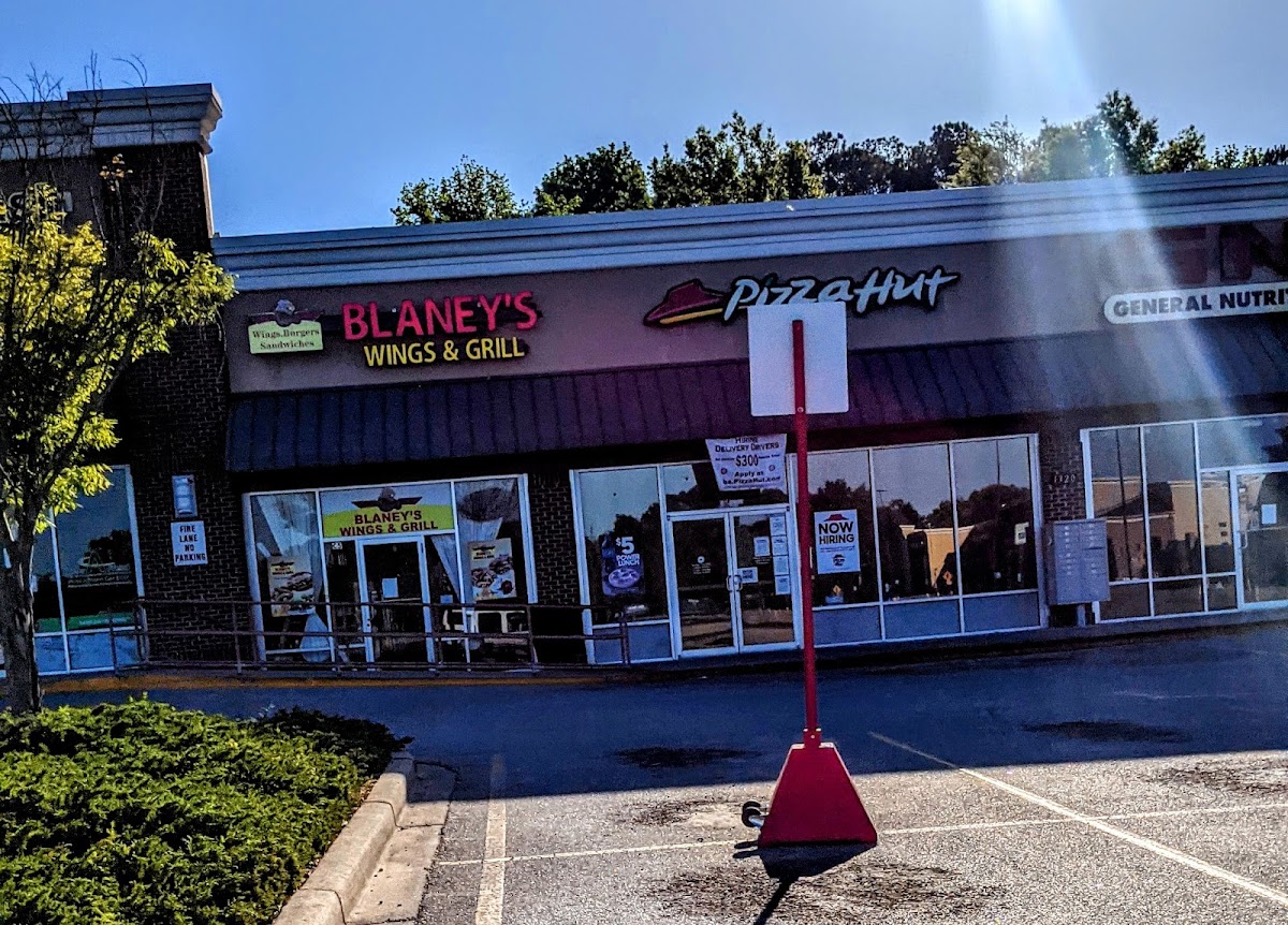 Blaney's Wings & Grill - Photo 5