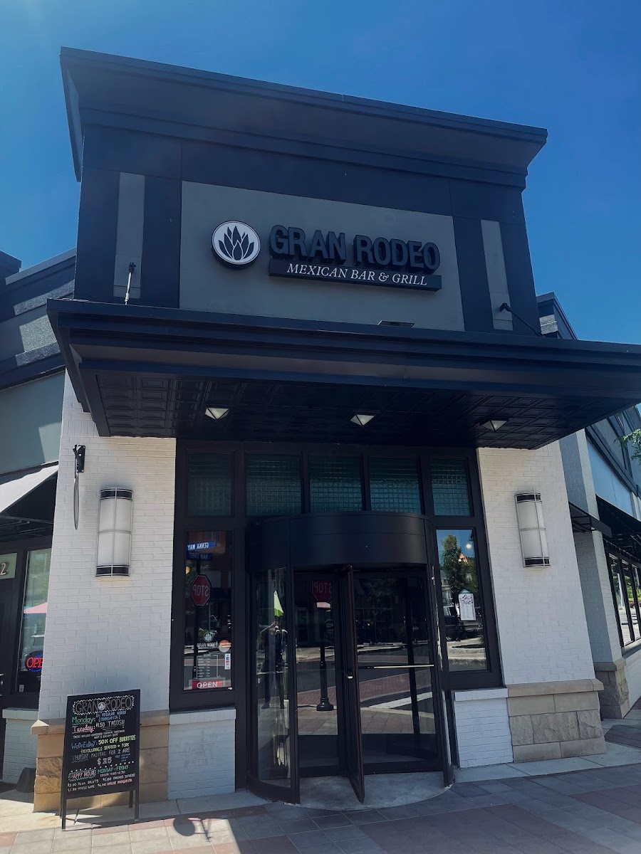 Gran Rodeo Mexican Bar & Grill - Photo 6