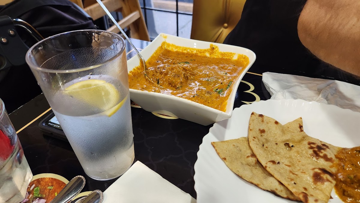 USTAAD G76 SURREY CENTRAL - Photo 4