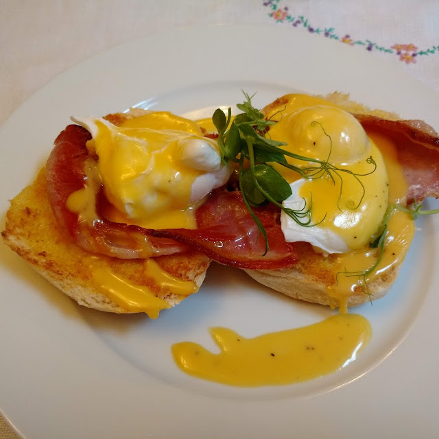 Eggs Benedict