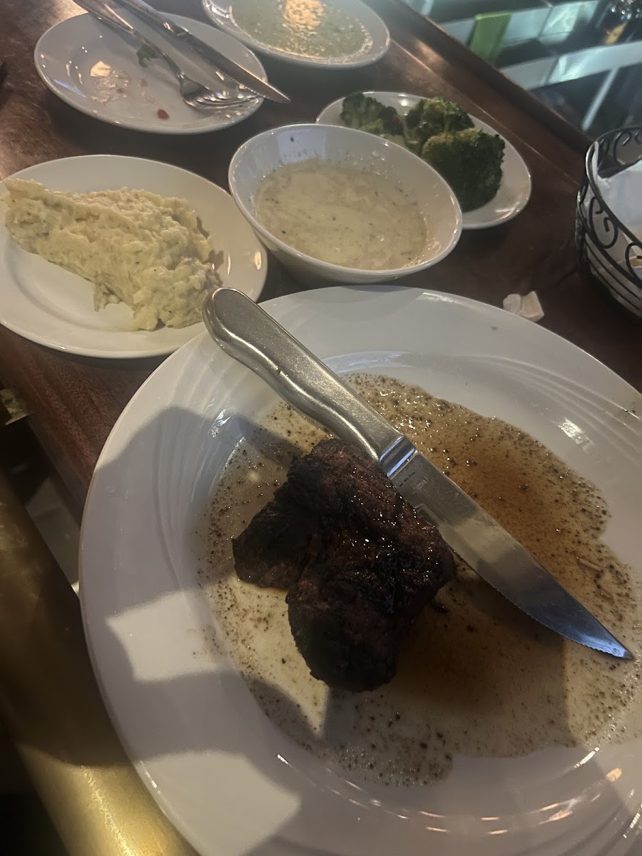 Nicolinni's Chophouse - Photo 6