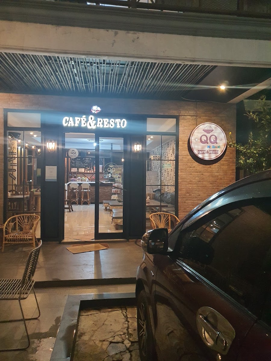 QQ CAFE AND RESTO - Photo 6