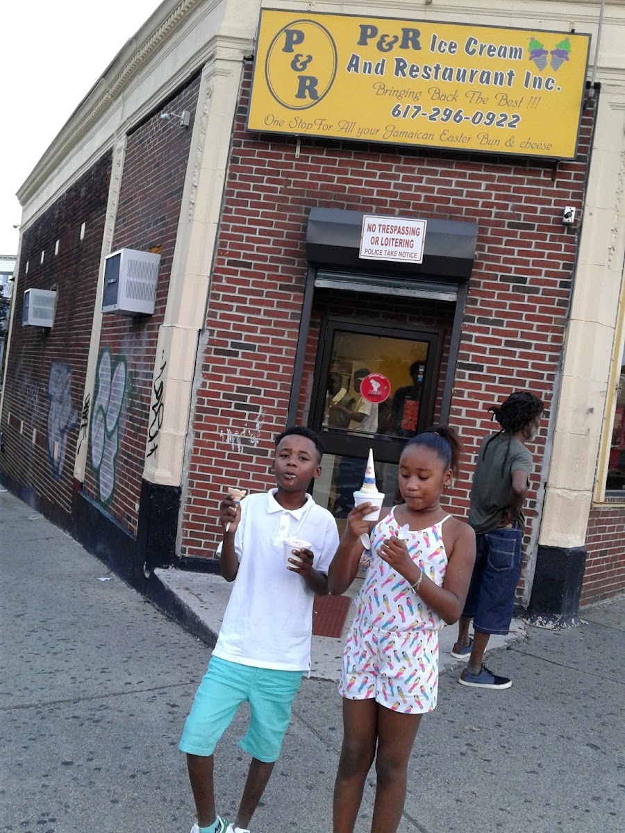 P & R Ice Cream - Photo 4